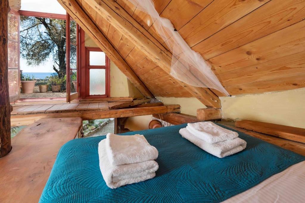 Margaritis'S Treehouse Villa Paramonas  Eksteriør bilde